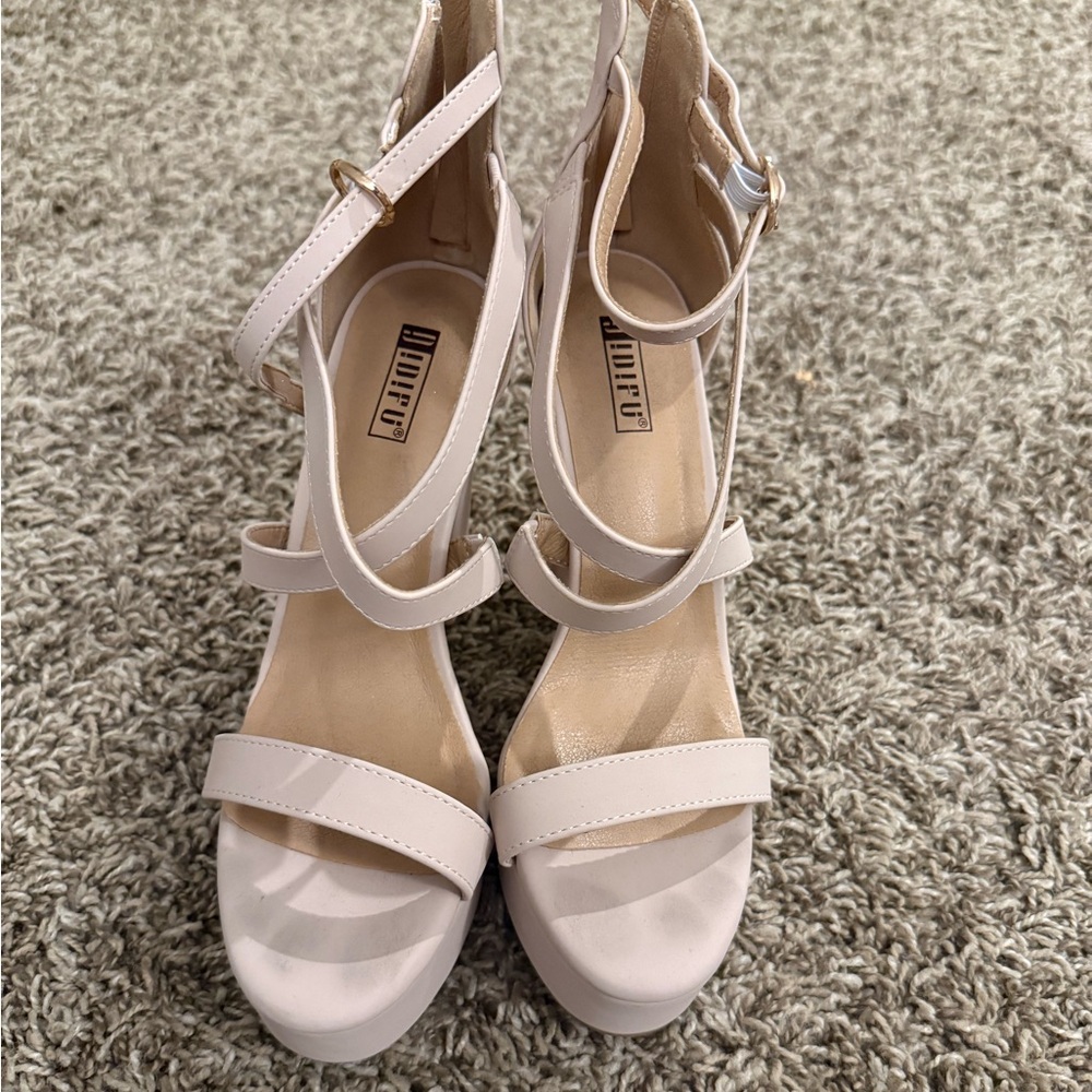 Women’s Nude heels